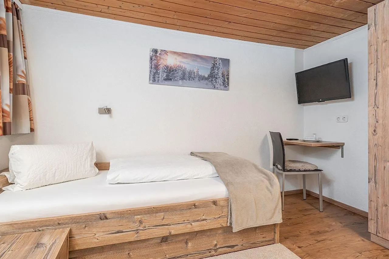 Pension Berggeist سولدن 2*,